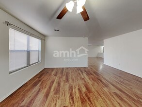 15618 W Evans Dr in Surprise, AZ - Building Photo - Building Photo