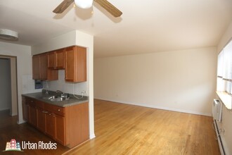 445 W Briar Pl, Unit M06B in Chicago, IL - Building Photo - Building Photo