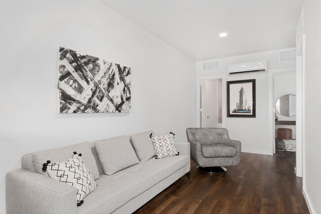 500 SE Tourmaline Mews in Bentonville, AR - Building Photo - Building Photo