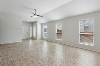 120 Lyndon Dr in San Marcos, TX - Building Photo - Building Photo