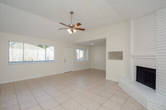 6111 Ryegate Dr in Houston, TX - Building Photo - Building Photo