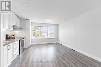 198 Cornelius Pkwy in Toronto, ON - Building Photo - Building Photo