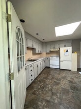 122 Grace St in Fairfield, CT - Foto de edificio - Building Photo