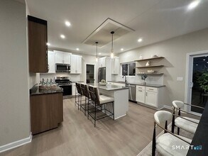 74 Soundview Ave in Fairfield, CT - Building Photo - Building Photo