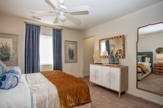 Eagle Point Village in Fayetteville, NC - Building Photo - Interior Photo