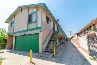 1208 E Golden St in Compton, CA - Building Photo - Building Photo