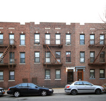 31-31 34th St in Long Island City, NY - Building Photo