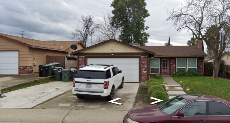 7024 Flanders Way in Sacramento, CA - Building Photo