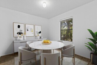 6300 London Dr in Austin, TX - Building Photo - Building Photo