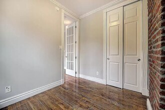 233 E 59th St, Unit 2B in New York, NY - Building Photo - Building Photo