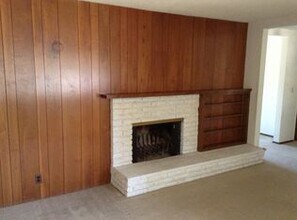 2335 Elysium Ave in Eugene, OR - Building Photo - Building Photo