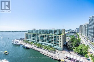 77-1677 Harbour Square in Toronto, ON - Building Photo - Building Photo