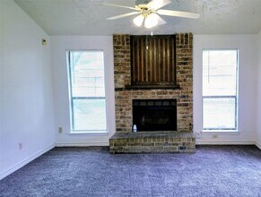 10150 Valley Club Dr in Houston, TX - Building Photo - Building Photo