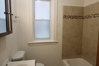 4446 W Walton St-Unit -G in Chicago, IL - Building Photo - Building Photo