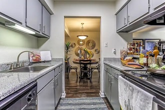 13099 Westella Dr in Houston, TX - Building Photo - Building Photo