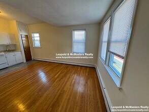 168 North Beacon St, Unit 3A in Boston, MA - Building Photo - Building Photo