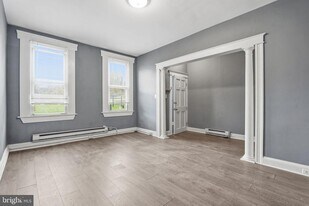 5 S Wickham Rd in Baltimore, MD - Building Photo