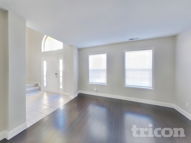 4950 Aquaduct Dr in Greenwood, IN - Foto de edificio - Building Photo