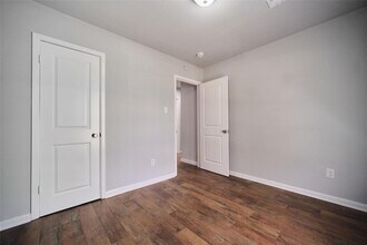 5537 Burton Ave in Fort Worth, TX - Building Photo - Building Photo