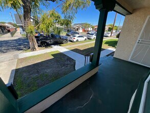 224 E 65th St in Los Angeles, CA - Building Photo - Building Photo