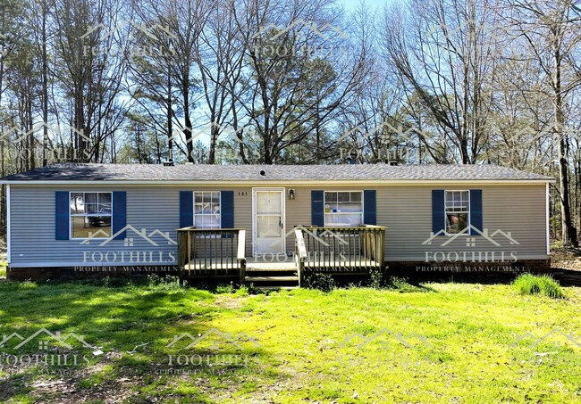 property at 131 Woodfern Cir