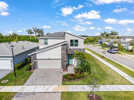 10638 Hensley St in Port St. Lucie, FL - Building Photo