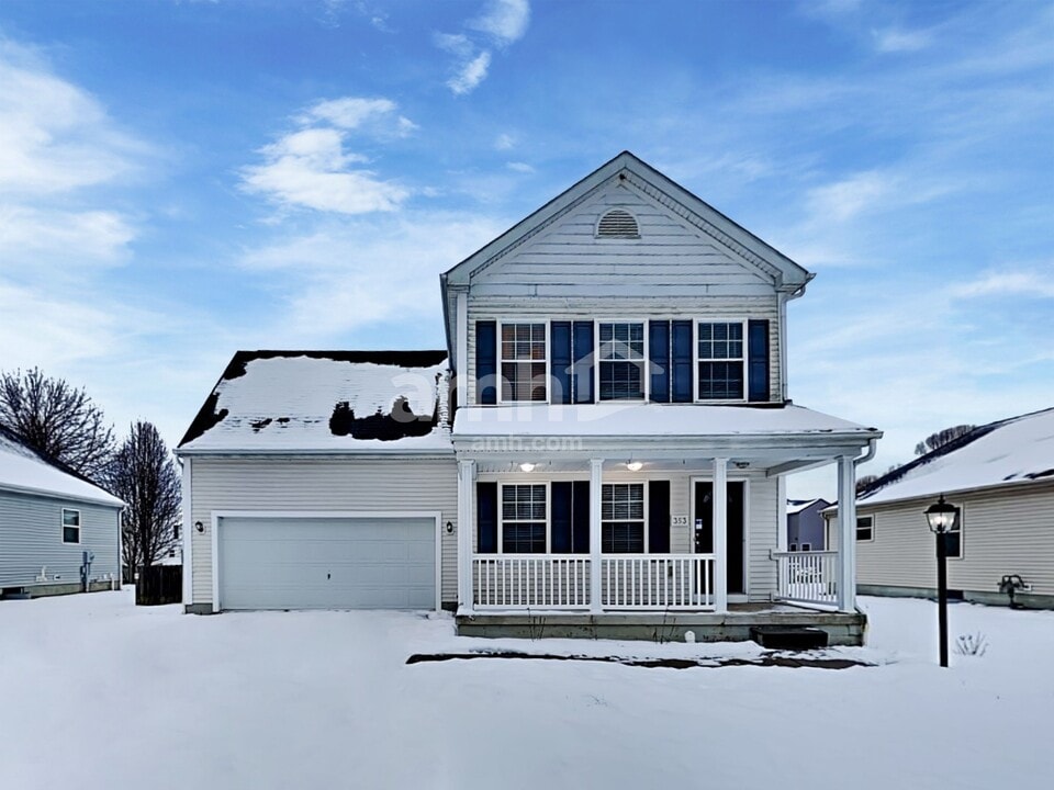 353 W Hunters Dr in Newark, OH - Building Photo