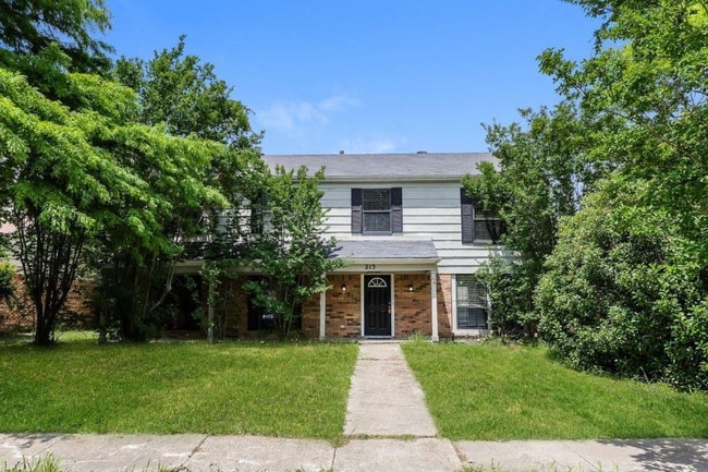 property at 453 Ripplewood Dr