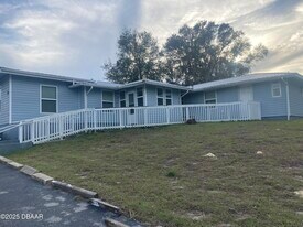 4748 US-17 in De Leon Springs, FL - Building Photo