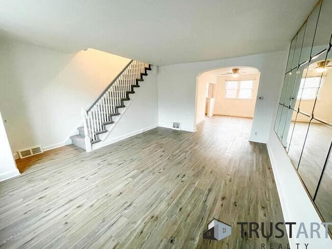 6734 Oakland St in Philadelphia, PA - Building Photo - Building Photo