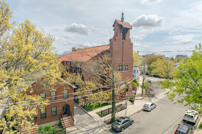 Windsor Street Condominiums in Cambridge, MA - Building Photo - Building Photo