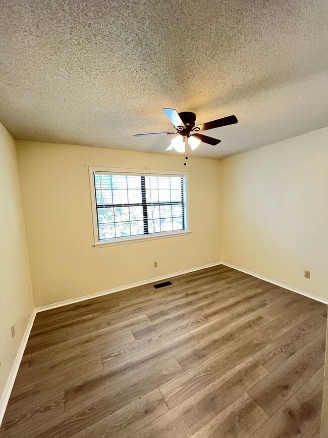 2498 W Jane Cir Dr in Fayetteville, AR - Building Photo - Building Photo