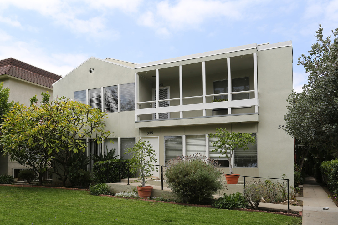 349 N Oakhurst Dr in Beverly Hills, CA - Building Photo