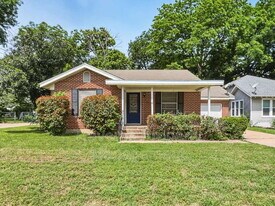 304 S Waco St in Weatherford, TX - Building Photo