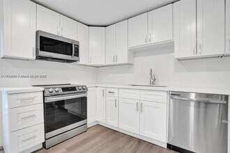 630 NE 52nd Terrace in Miami, FL - Foto de edificio - Building Photo