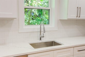 25 Van Duzen Pl-Unit -2 in Tuckahoe, NY - Building Photo - Building Photo