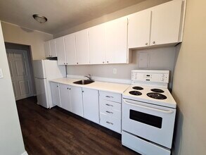 Southmount Apartments in Hamilton, ON - Building Photo - Building Photo