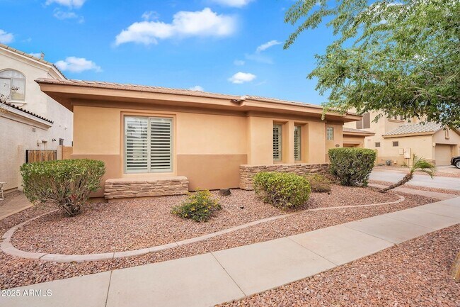 4756 E Ironhorse Rd in Gilbert, AZ - Foto de edificio - Building Photo