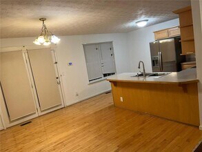 6441 Wildwood Trail in Flowery Branch, GA - Building Photo - Building Photo