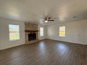 5059 Galahad Dr in San Antonio, TX - Building Photo - Building Photo