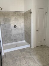 714 Stiller Ln in Monroe Township, NJ - Foto de edificio - Building Photo