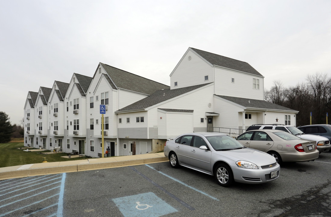 Canal Town Village in Chesapeake City, MD - Building Photo