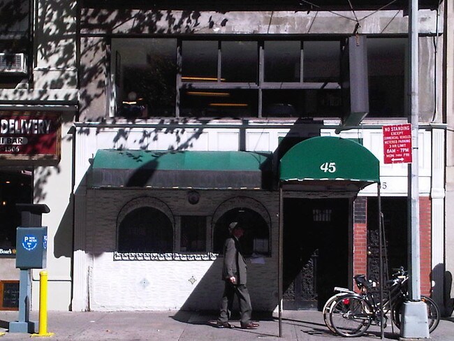 45 E 28th St