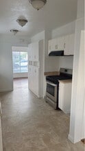 4920 W 123rd Pl in Hawthorne, CA - Foto de edificio - Building Photo