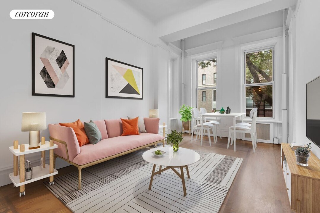 312 W 90th St in New York, NY - Building Photo