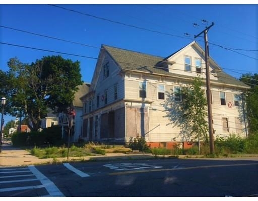 5 E Broadway in Gardner, MA - Building Photo