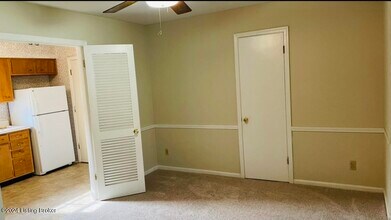 1800 Gardiner Ln in Louisville, KY - Building Photo - Building Photo