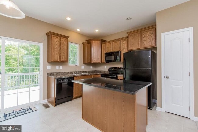 1159 Coulbourn Cor in Glen Burnie, MD - Building Photo - Building Photo
