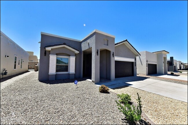 13868 Paseo Perlas Dr in Horizon City, TX - Building Photo - Building Photo