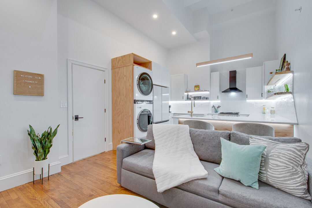 1 Summer St, Unit 4A in Somerville, MA - Foto de edificio